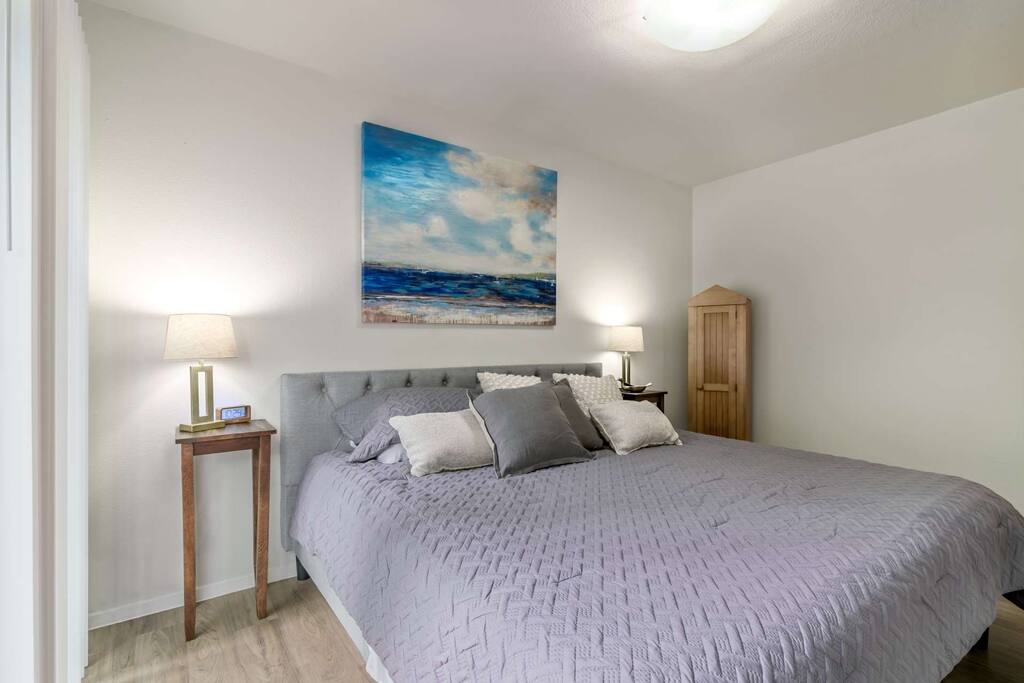 Queen bed - the perfect spot to rest your head after a long day exploring this great city!