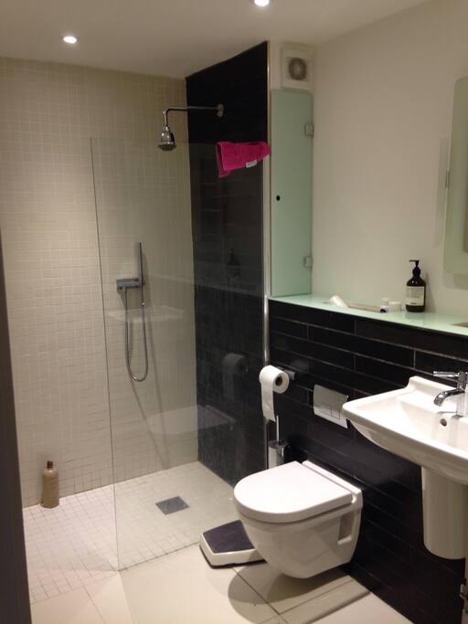 Clean bathroom