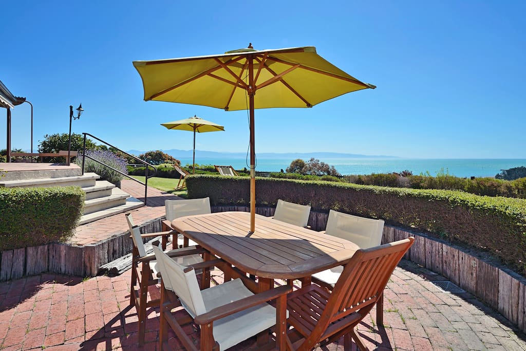Outdoor dining with views to live for