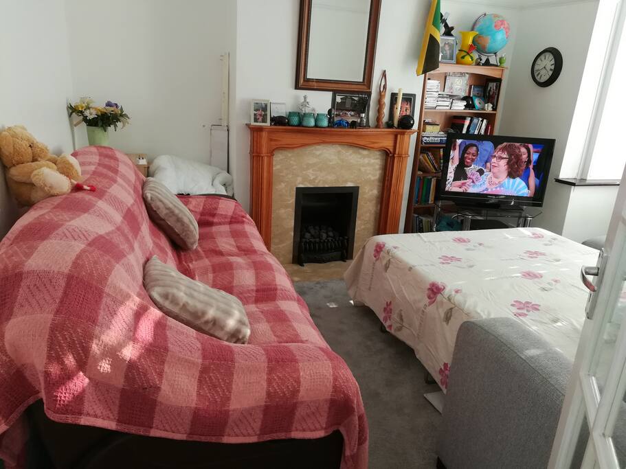 A view of the bedroom