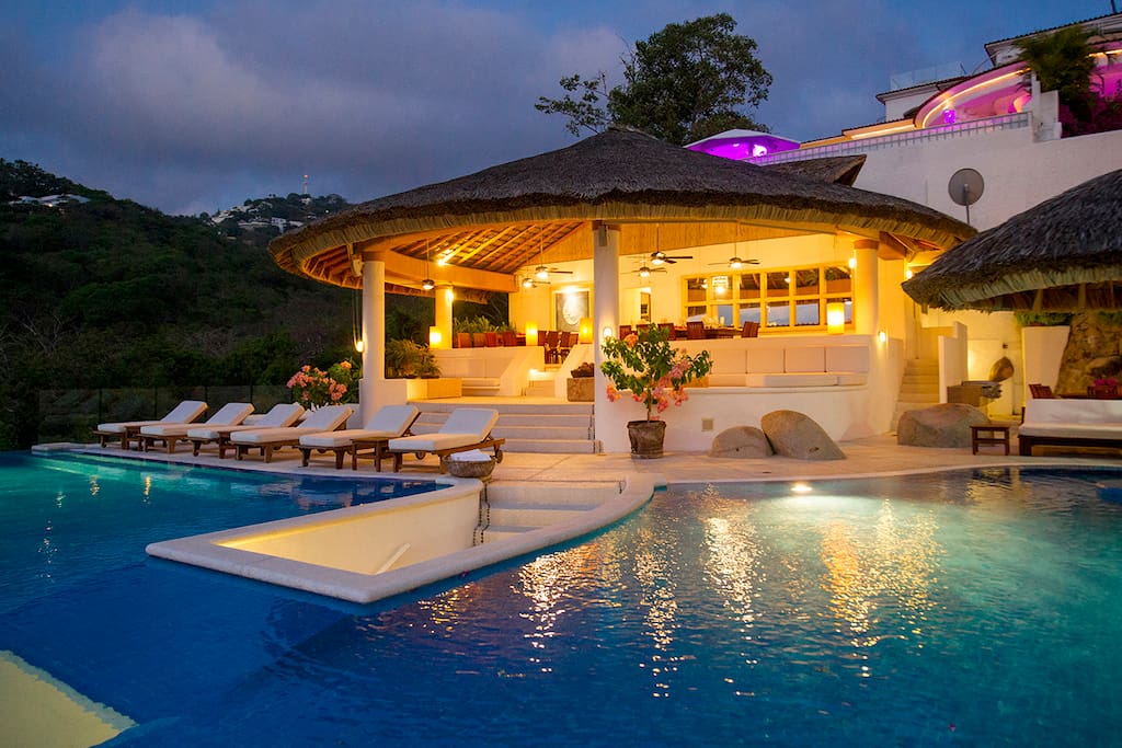 THIS IS the best house in Acapulco, no doubt.