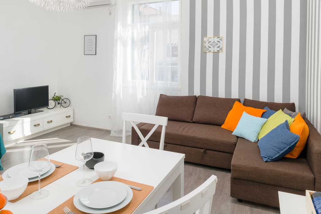 Living room & Dining area