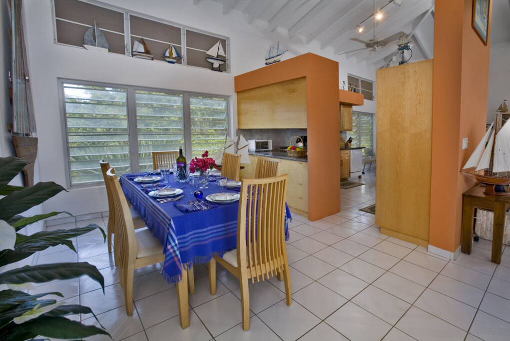 nice dining area
