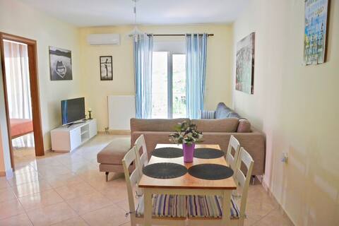 ALEX superior apartment 30m from the beach.