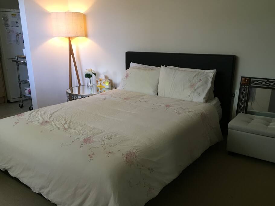 Queen size bed