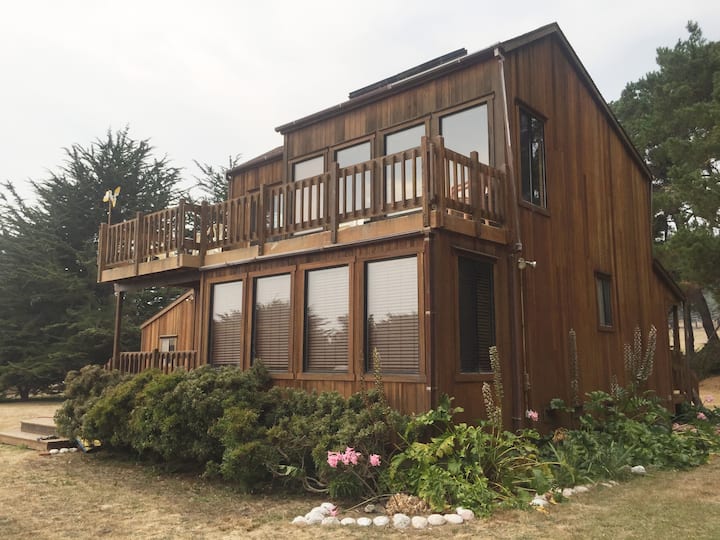 OCEAN VIEWS, CLIFF HOME on a full acre of land WOW Houses for Rent in