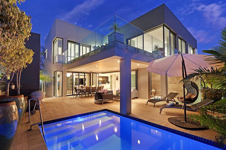 Lux home with pool, close to wine farms gallery image 2