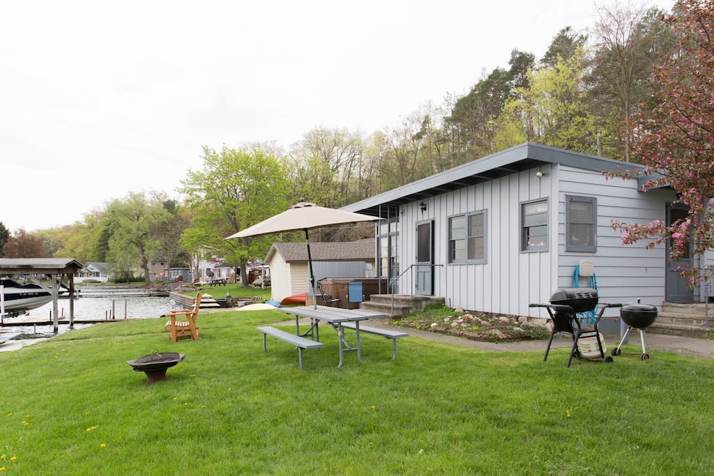 Lakefront Cottage on Seneca Cottages for Rent in Dundee, New York