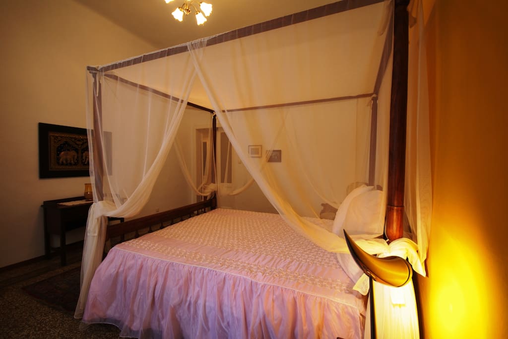 Camera "Gialla" - Letto a baldacchino
