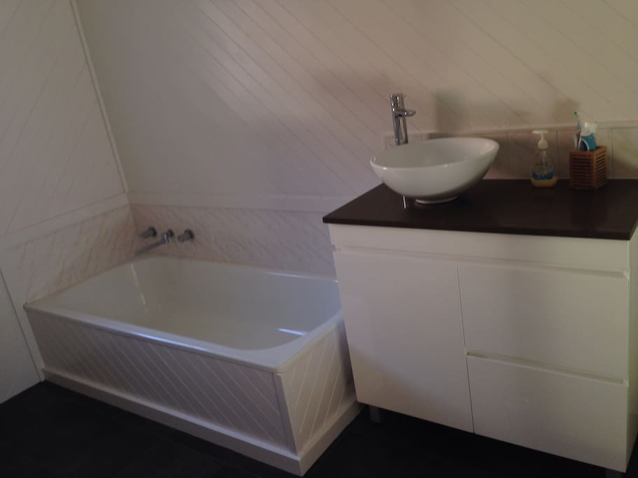 Bathroom - freshly renovated/painted