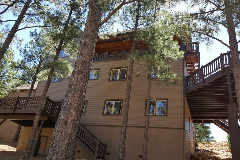 Back of house 3 decks