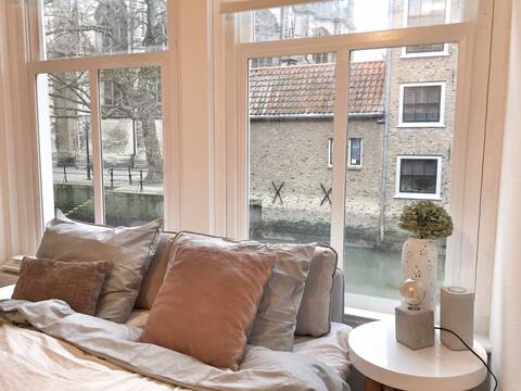 Canal mini loft with Church view