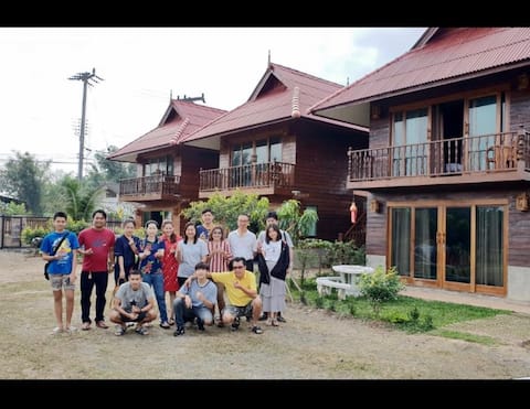 Wooden Hut Resort on the way to Doi Inthanon