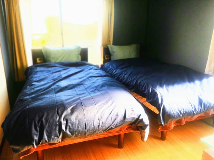 ベッド(シングル×2) / Bed（Size:single×2)