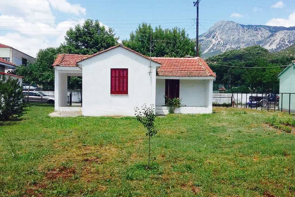 Πίσω πλευρά του σπιτιού