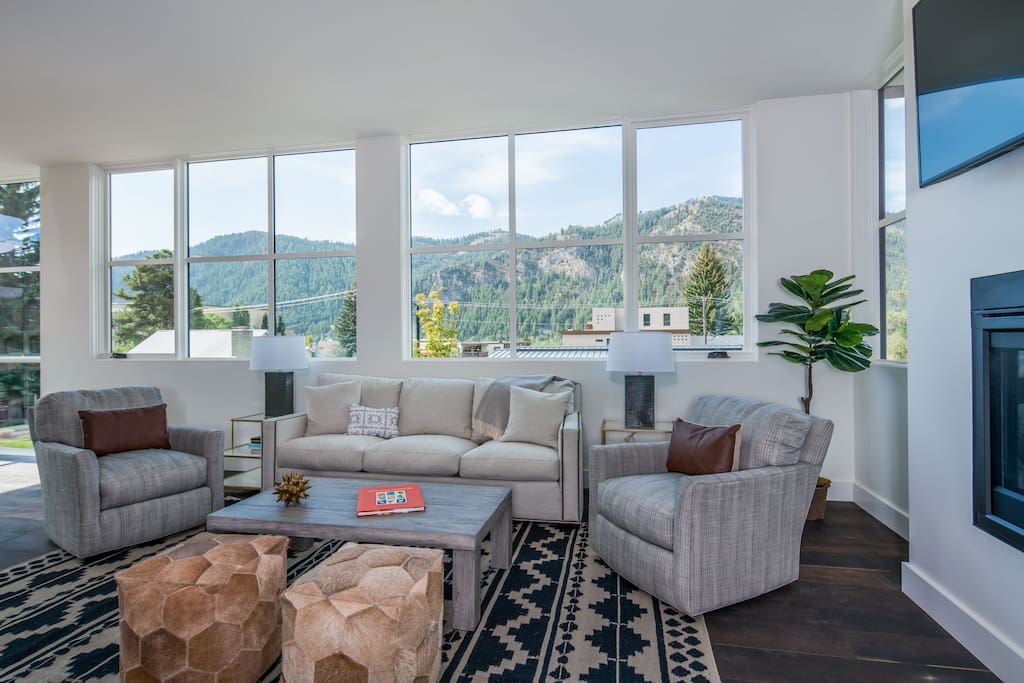 Living Room with Baldy View