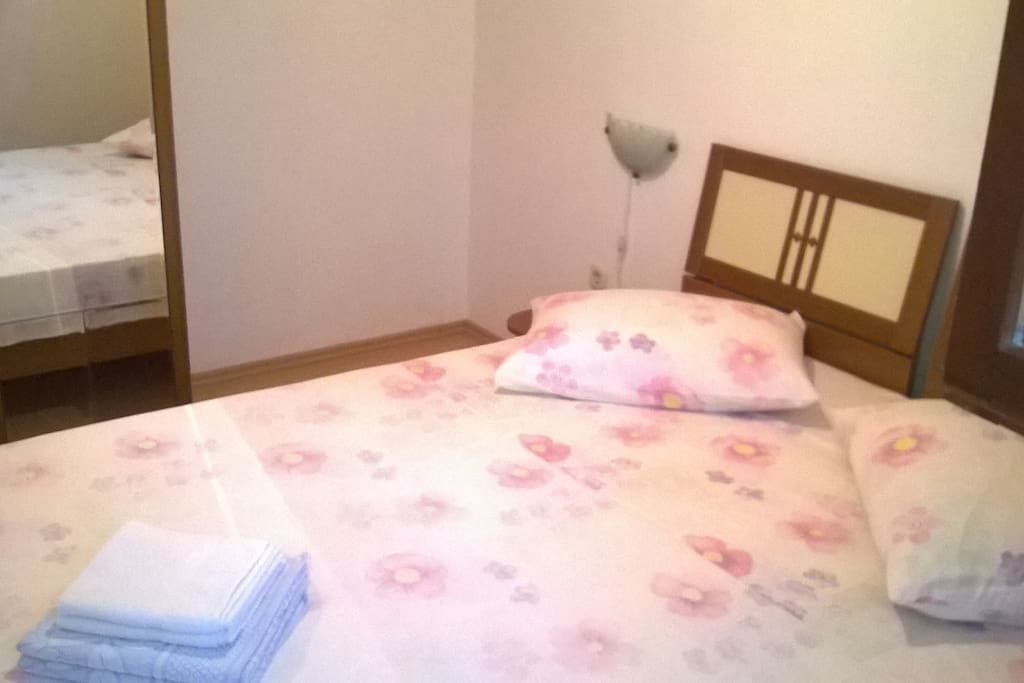 bedroom no.1
