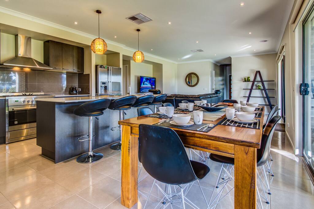 Lounge/dining area...
