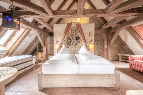 Erlebnishotel ARTHUS, themed room