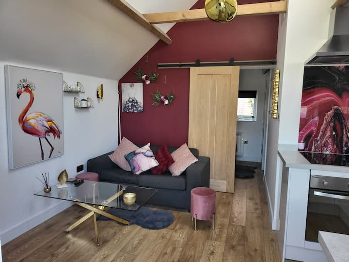 Self Contained Beautiful Cottage (Sleeps Up To 4) - Warminster