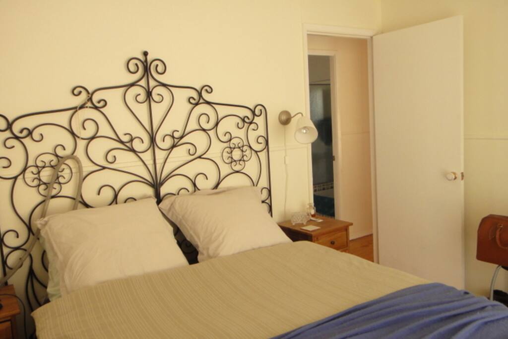 Main bedroom - queen bed
