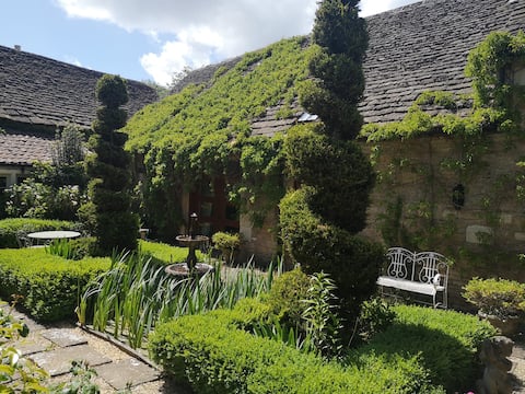 Cotswolds Getaway Near Bath Xmas | Sauna & Gym