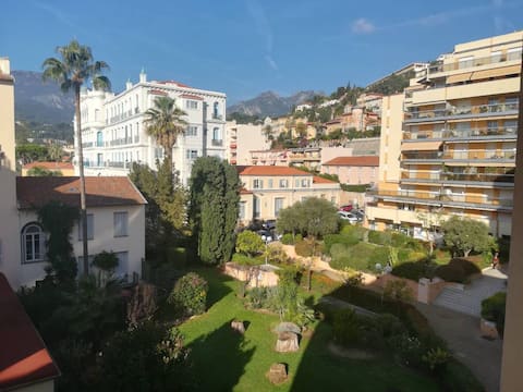 Menton Vacation Rentals Homes Provence Alpes Cote D Azur France Airbnb