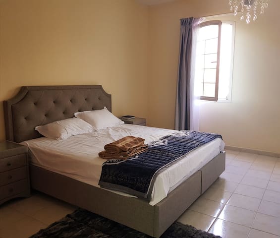 Large apartment in International City France Q08