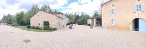 Authentic accommodation on the outskirts of Cognac