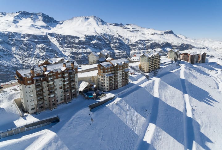 Valle Nevado Ski Resort 2B/2B Ski in & out Apt.