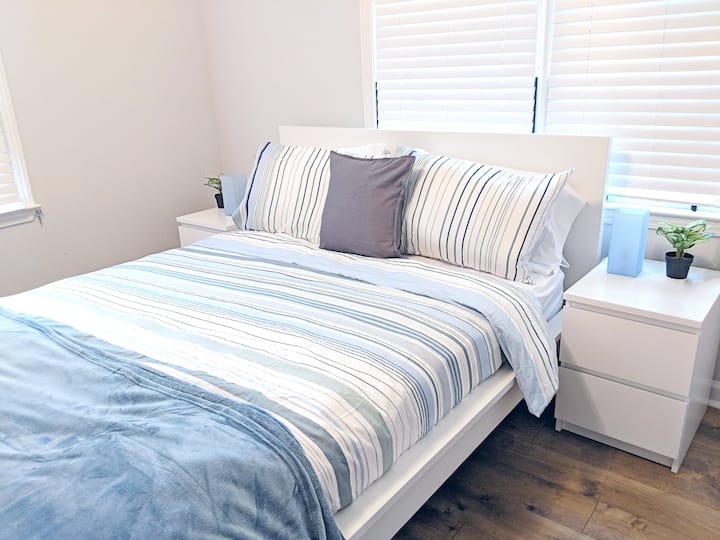 卧室2 （ 1/2 ） ：在这张舒适的记忆泡沫床垫上睡个好觉。