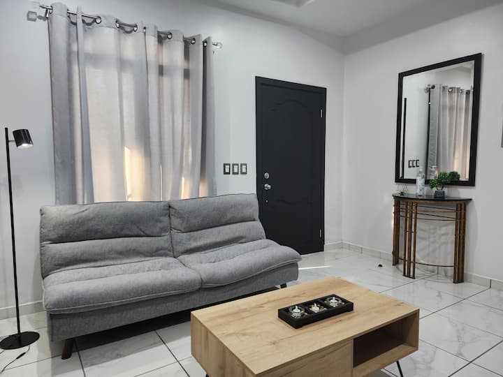 Cozy House In Closed Circuit - Departamento de Yoro