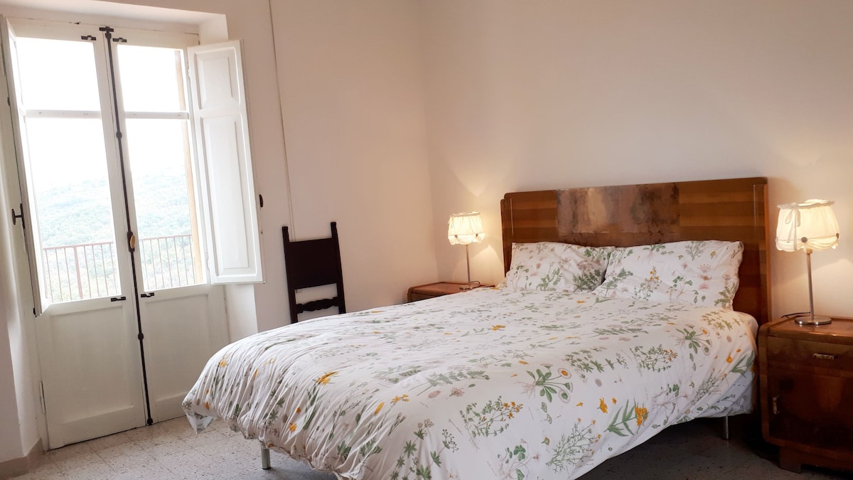 Spálňa na prvom poschodí La Presentosa. Spálňa „La Presentosa“ na prvom poschodí