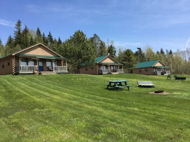 Broadleaf Country Cabin (Comanche)