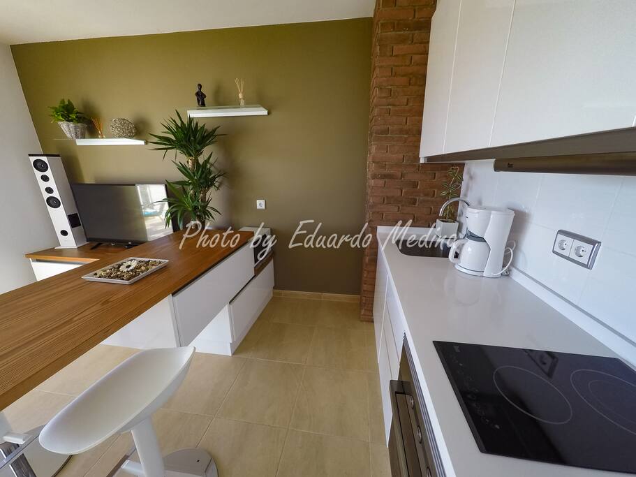Salón - Cocina / Living room - Kitchen / Wohnzimmer - Küche