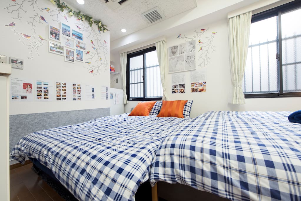 Beautiful bedroom and you would have a good dream here. 漂亮的卧室,你会在这里有个好梦的。