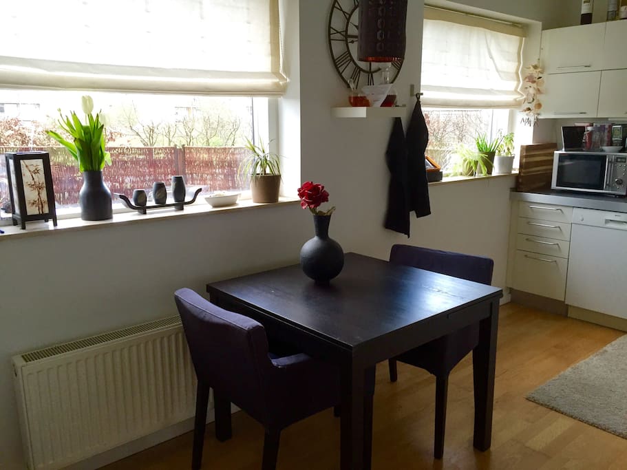 Dining area, the table can be expanded
