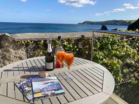 Charlestown Cornwall Fab Sea view 2 bedroom