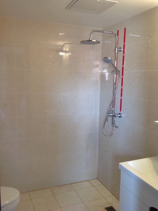 washroom 24小时热水