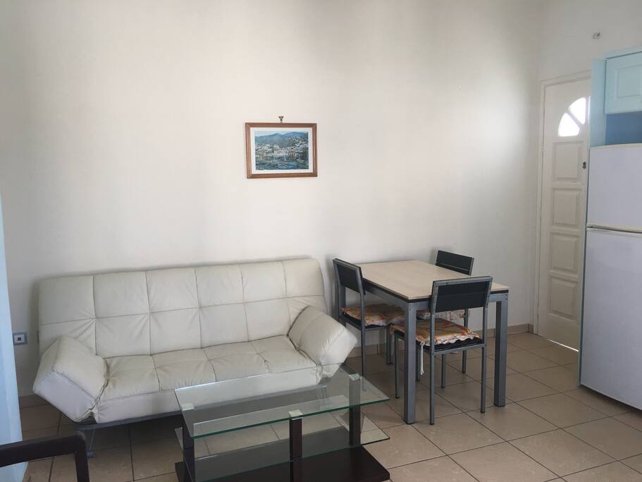 Kitchen / Living Room & Sofa bed