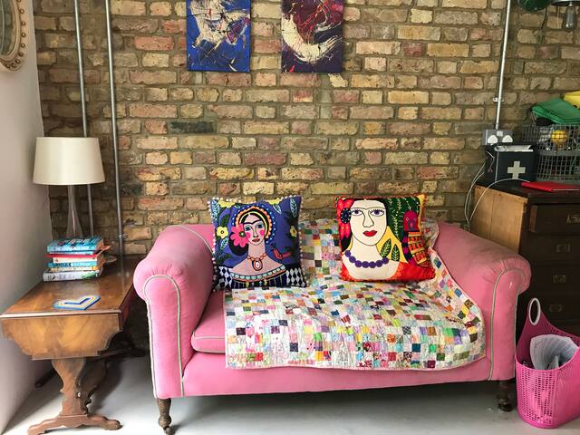 Large family home with excellent transport links gallery image 2