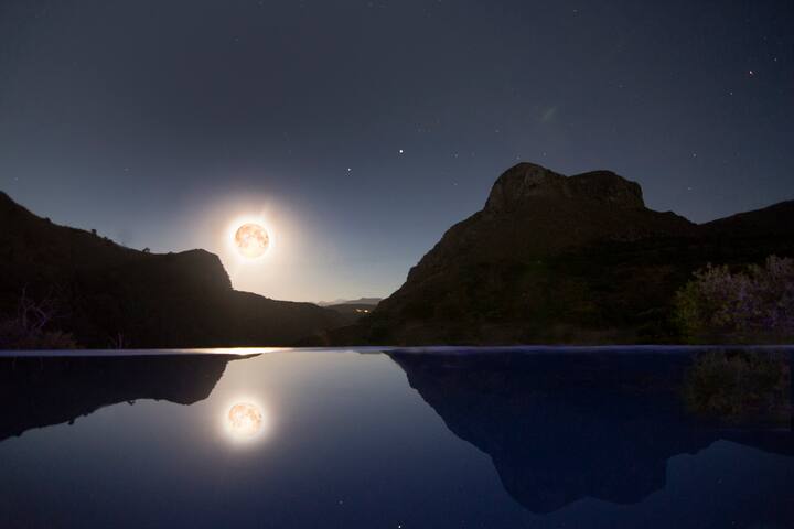 Heated Private Seawater Ozone Pool, Jacuzzi,Cinema gallery image 2