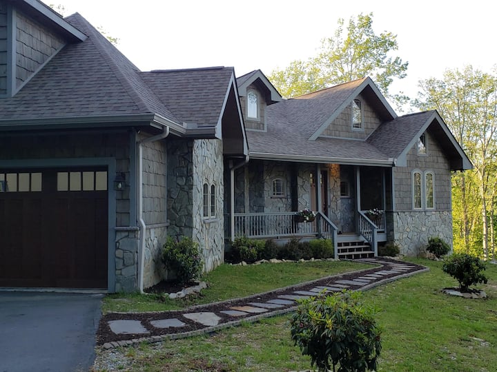 5-star Immaculate Home In Banner Elk With Spectacular Mountain Views! - Banner Elk, NC