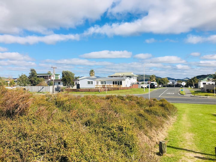 Papamoa - Across Road From Beach Access - Papamoa