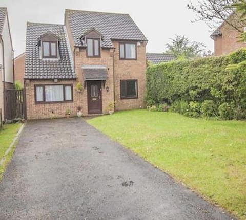 6 bed - parking corporate stay