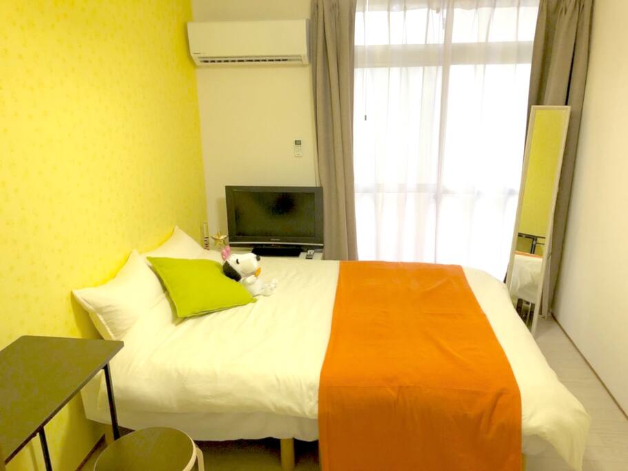 Bed room