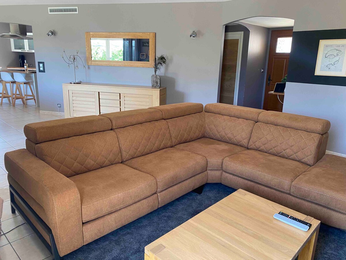 Airbnb con migliori performance: Provençal villa on 5000 m2 of land and pool a Pont Saint Esprit