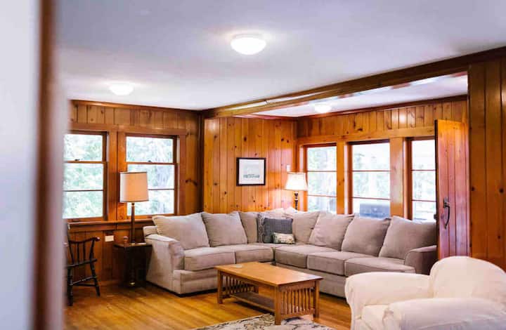Lakefront Lodge-docks, Fireplace, Kayaks - Flaming Geyser State Park, Auburn