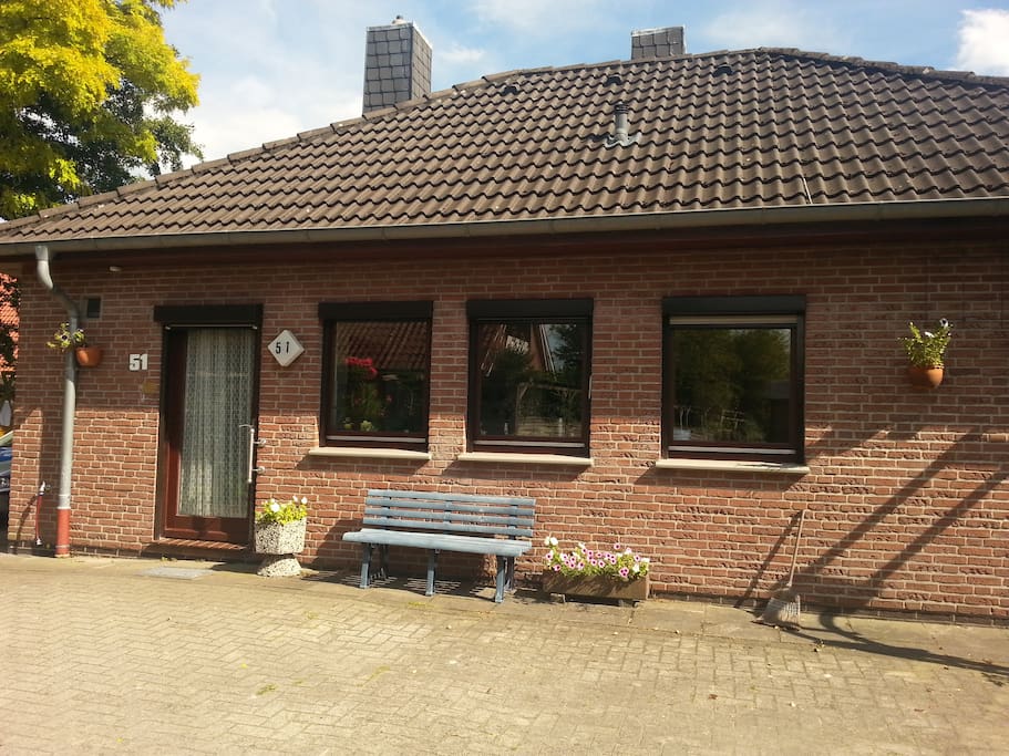 Die Vorderansicht des Hauses