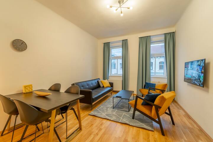 josef’s home | Maxi Apartment | near UNO, VIC gallery image 2